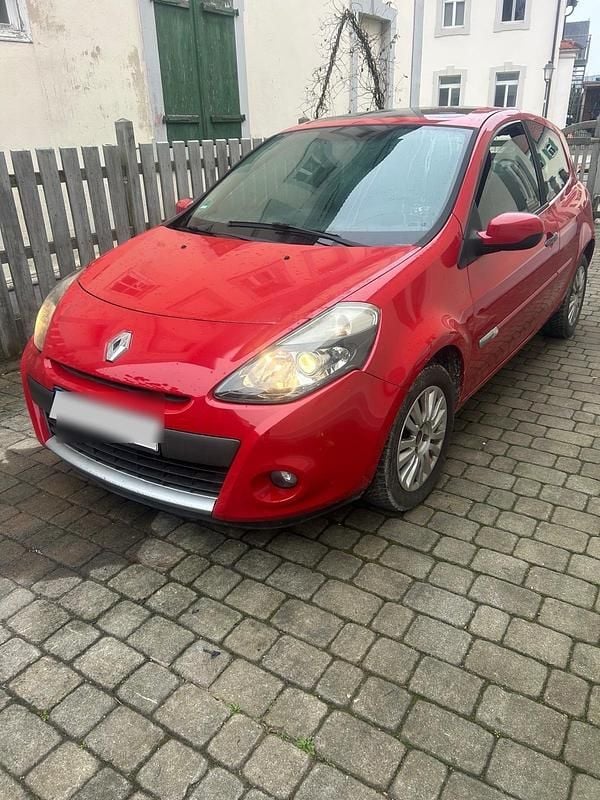 Rot Gebraucht 2009 Renault Clio III Kleinwagen | 2.800 € - Bild 1/4