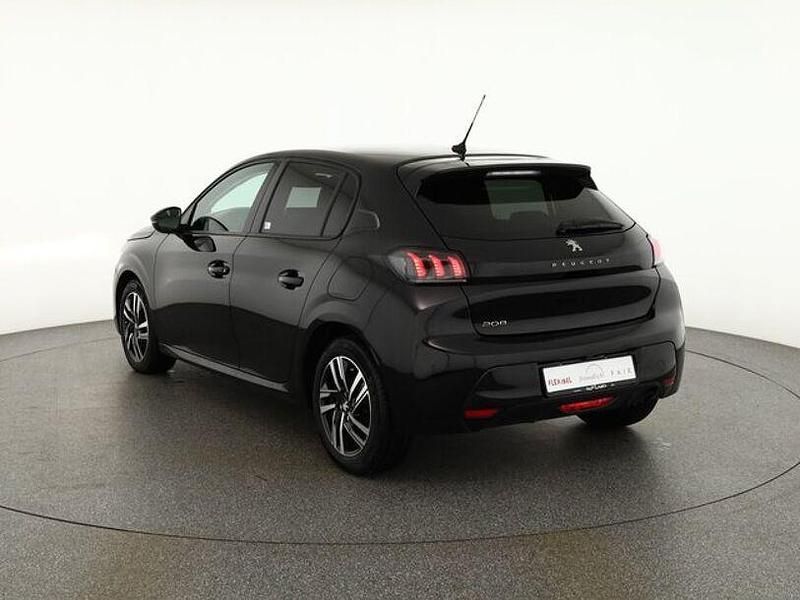 Gebraucht Peugeot 208 101 PS (74 kW) 2023 Schwarz Kleinwagen