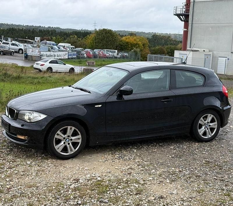 Schwarz Gebraucht 2010 BMW 116 Advantage Kleinwagen | 1.350 € (Superpreis) - Bild 1/4