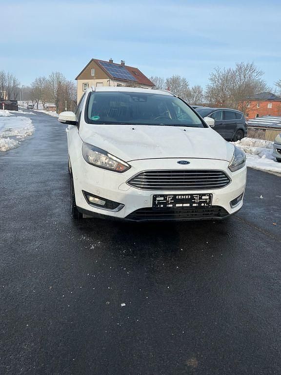 Gebraucht Ford Focus Titanium 120 PS (88 kW) 2016 Weiß Kombi