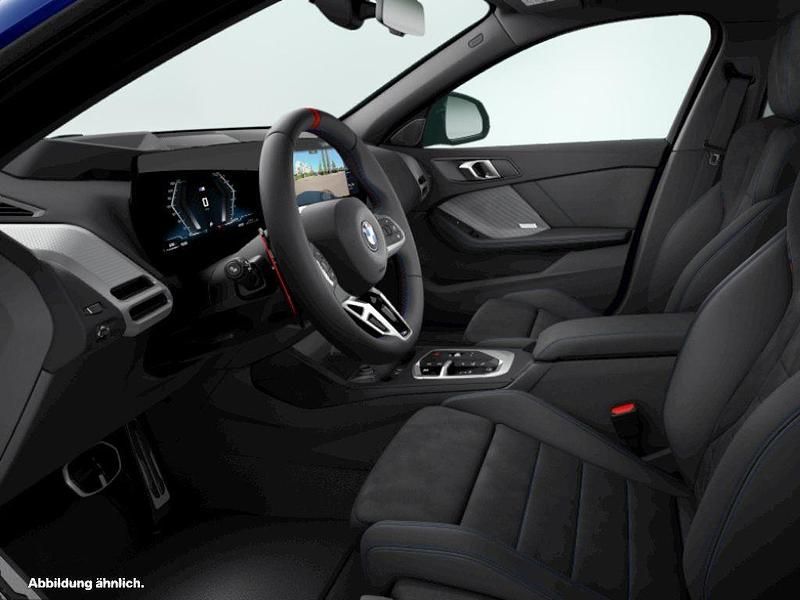 Gebraucht 2025 BMW M135 Shadowline Kleinwagen | 49.584 € (Fairer Preis) - Bild 1/1