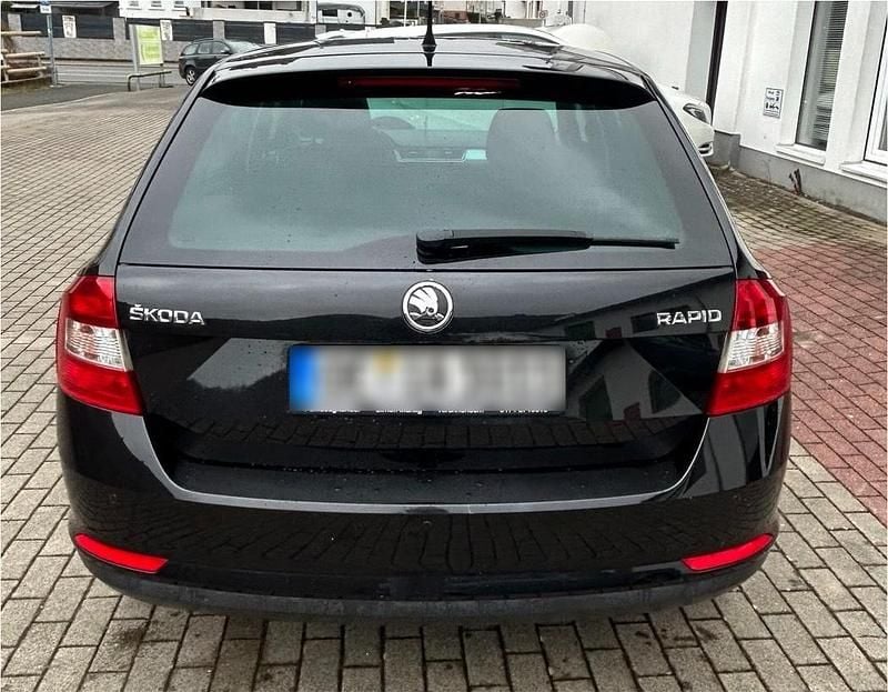 Gebraucht Skoda Rapid 105 PS (77 kW) 2013 Schwarz Kleinwagen