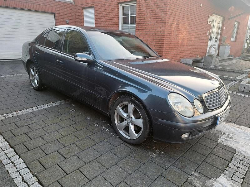Gebraucht 2003 Mercedes E270 Limousine | 1.800 € (Superpreis) - Bild 1/4