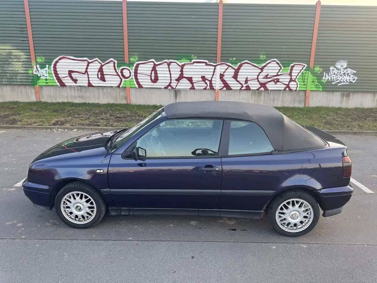 Używany VW Golf 90 KM (66 kW) 1998 Niebieski Kabriolet