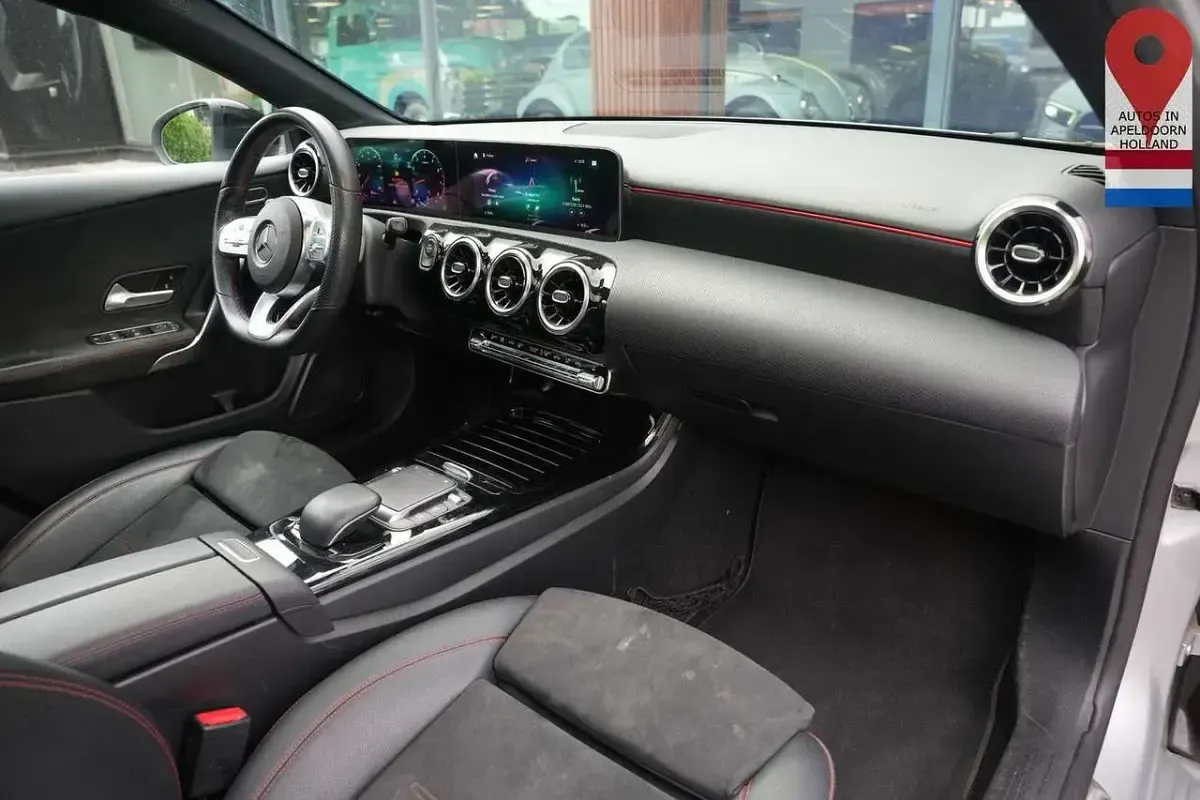 Gebraucht Mercedes A200 Business 163 PS (119 kW) 2020 Grau Limousine