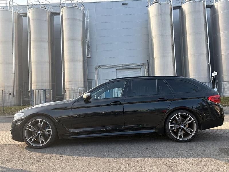 Gebraucht BMW M550 Performance 400 PS (294 kW) 2017 Schwarz Limousine