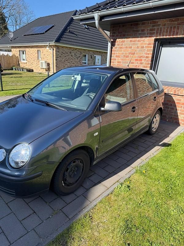 Gebraucht VW Polo 64 PS (47 kW) 2003 Grau Kleinwagen