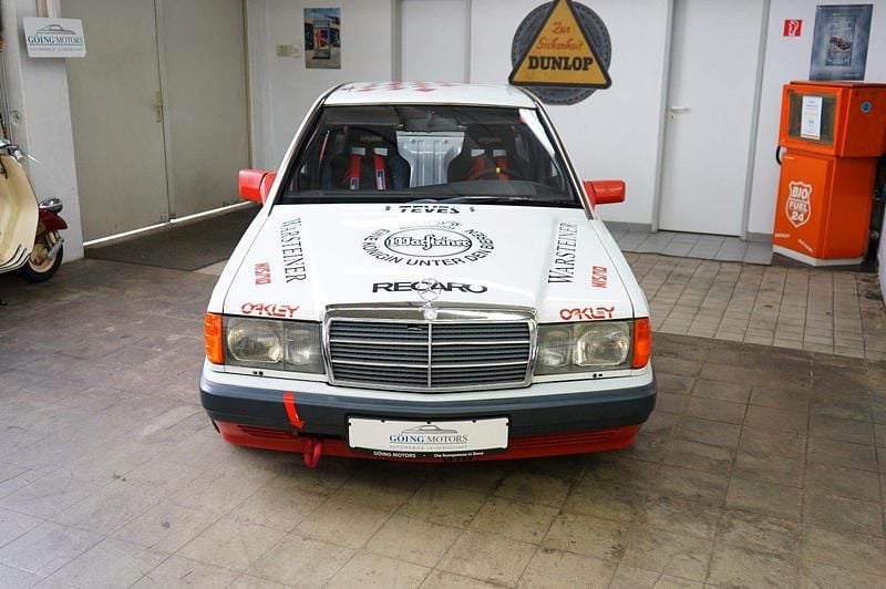 Second-hand Mercedes 190 220 CP (161 kW) 1990 Alb Berlinǎ