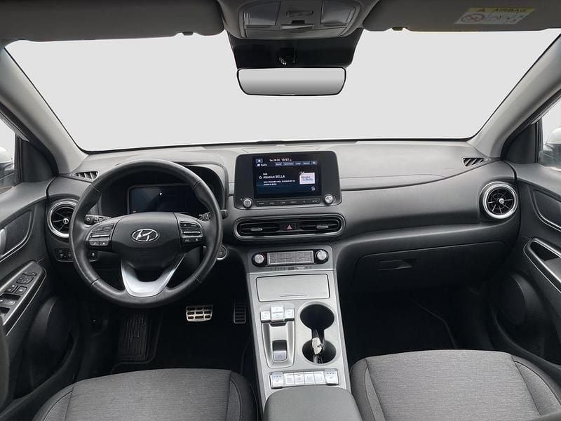 Gebraucht Hyundai Kona Select 100 kW (136 PS) 2022 Weiß SUV
