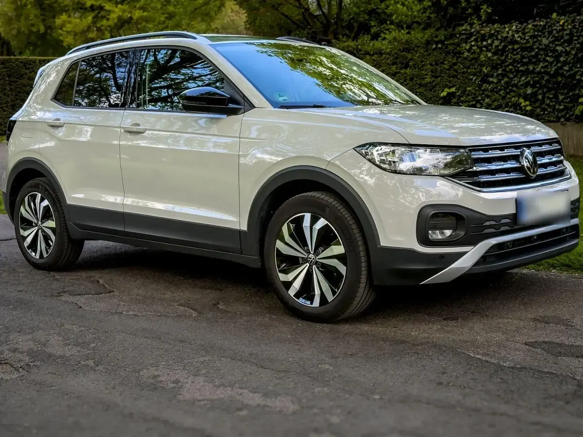 Gebraucht VW T-Cross Life 110 PS (80 kW) 2023 Grau SUV