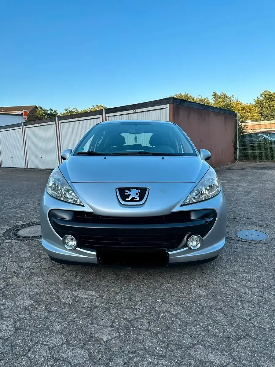Gebraucht Peugeot 207 73 PS (53 kW) 2010 Grau Kleinwagen