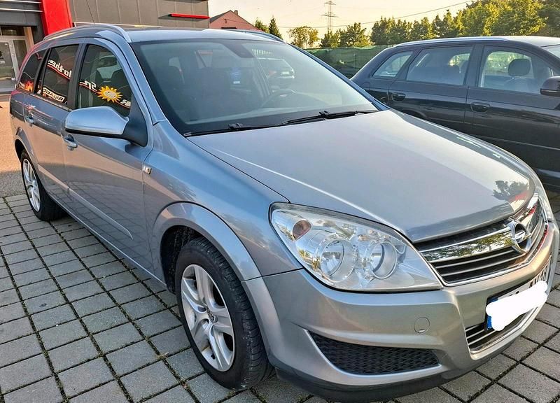 Grau Gebraucht 2009 Opel Astra Kombi | 1.500 € (Guter Preis) - Bild 1/4