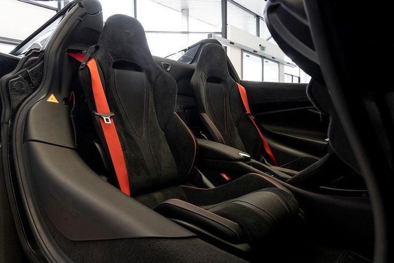 Gebraucht McLaren 720S 721 PS (530 kW) 2025 Schwarz Cabrio