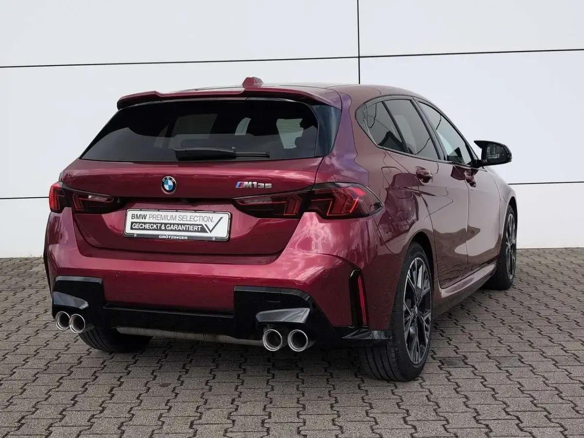 Gebraucht BMW 135 300 PS (220 kW) 2025 Fire red metallic Kleinwagen