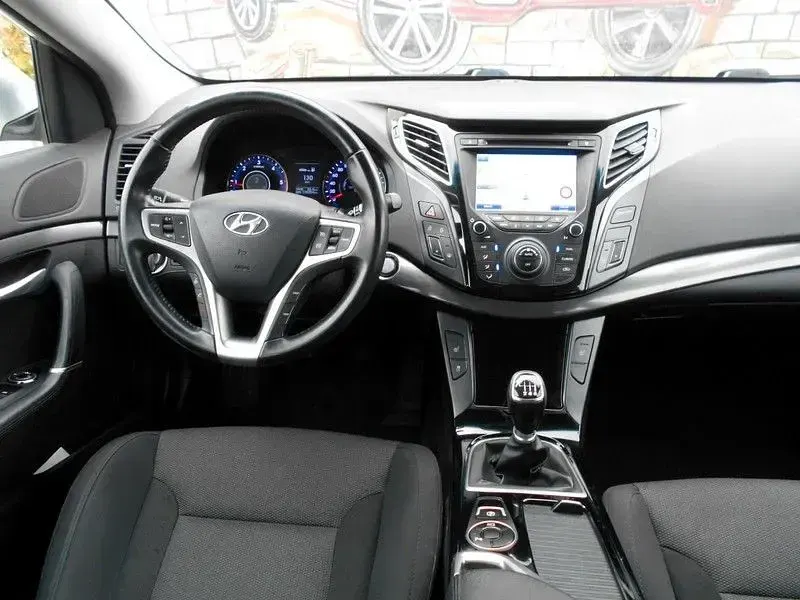 Gebraucht Hyundai i40 Style 116 PS (85 kW) 2013 Silber Kombi