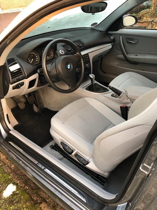 Gebraucht BMW 116 122 PS (89 kW) 2009 Silber Kleinwagen