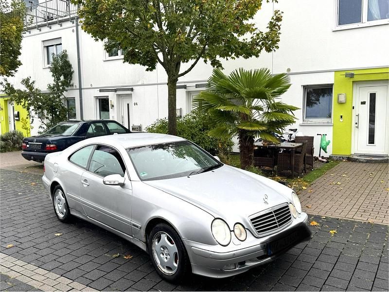 Silber Gebraucht 2001 Mercedes CLK230 Coupé | 999 € - Bild 1/4
