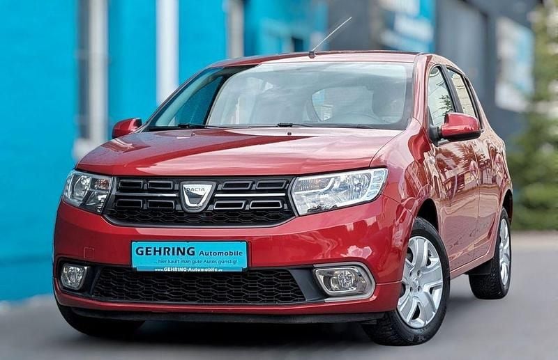 Rot Gebraucht 2017 Dacia Sandero Lauréate Kleinwagen | 7.990 € (Fairer Preis) - Bild 1/4