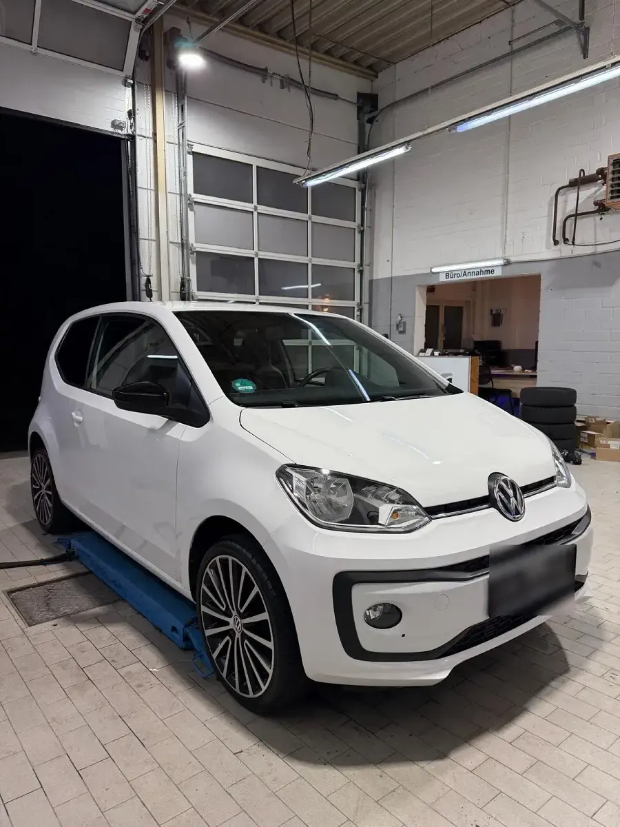 Usado VW up! 60 CV (44 kW) 2018 Blanco Utilitario