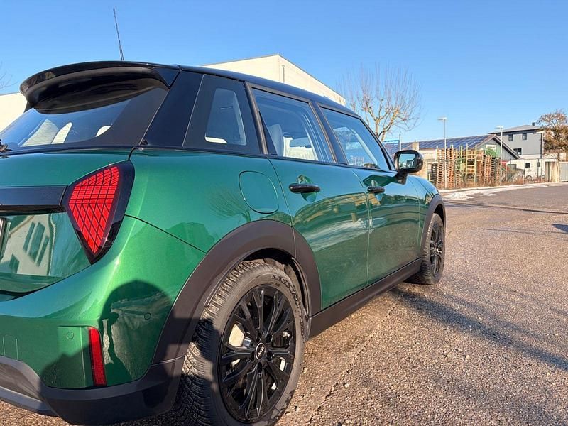 Gebraucht Mini Cooper S Classic 204 PS (150 kW) 2025 Grün Kleinwagen