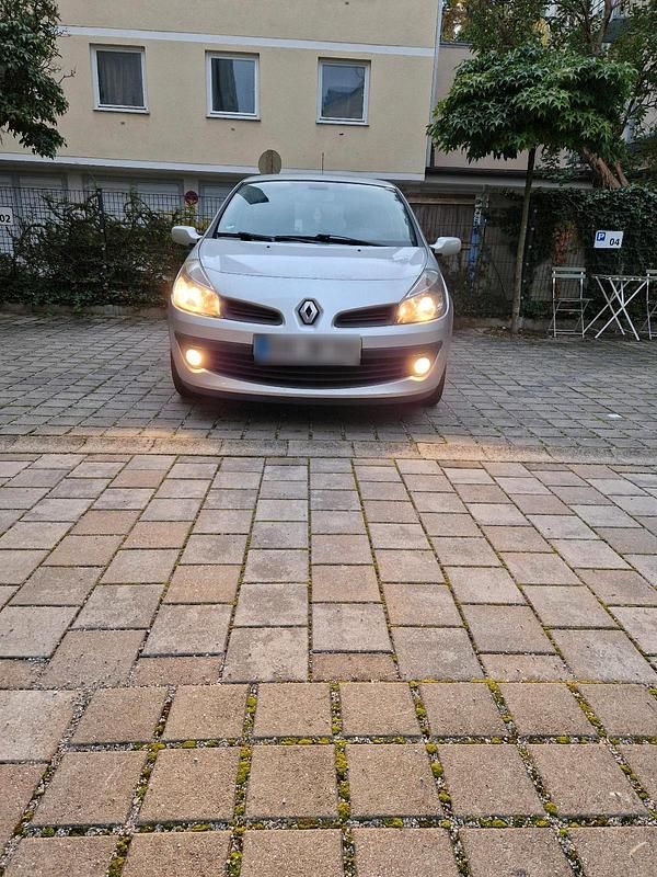 Gebraucht Renault Clio II 75 PS (55 kW) 2006 Grau Limousine