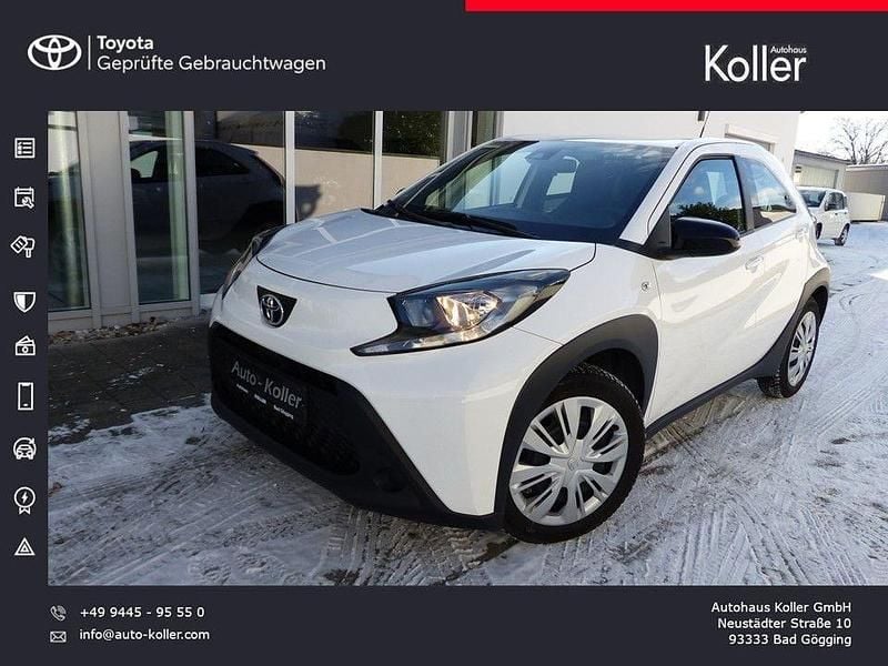 Weiß Gebraucht 2024 Toyota Aygo X Play SUV | 13.900 € (Guter Preis) - Bild 1/4