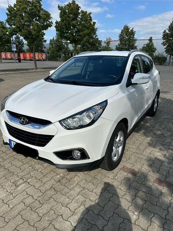 Weiß Gebraucht 2013 Hyundai ix35 Premium SUV | 7.770 € (Fairer Preis) - Bild 1/4