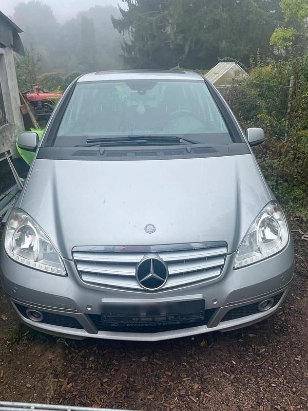 Gebraucht Mercedes A160 82 PS (60 kW) 2010 Silber Kleinwagen