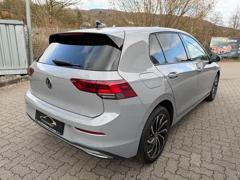 Gebraucht VW Golf VIII Active 116 PS (85 kW) 2022 Grau Limousine