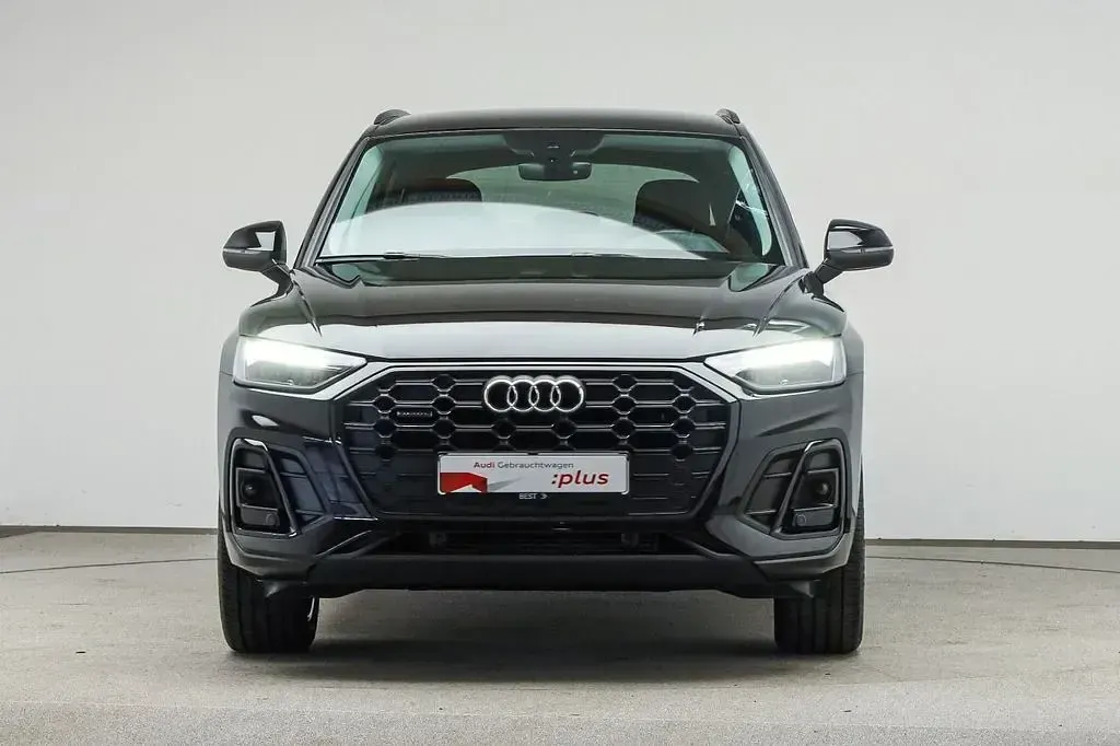 Gebraucht Audi Q5 S-Line 265 PS (194 kW) 2022 Mythosschwarz metallic (metallic) SUV