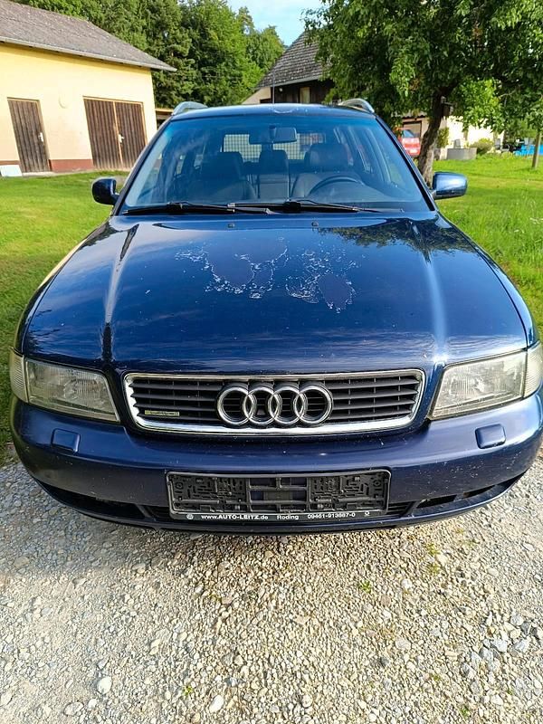 Blau Gebraucht 1998 Audi A4 Kombi | 800 € (Superpreis) - Bild 1/4