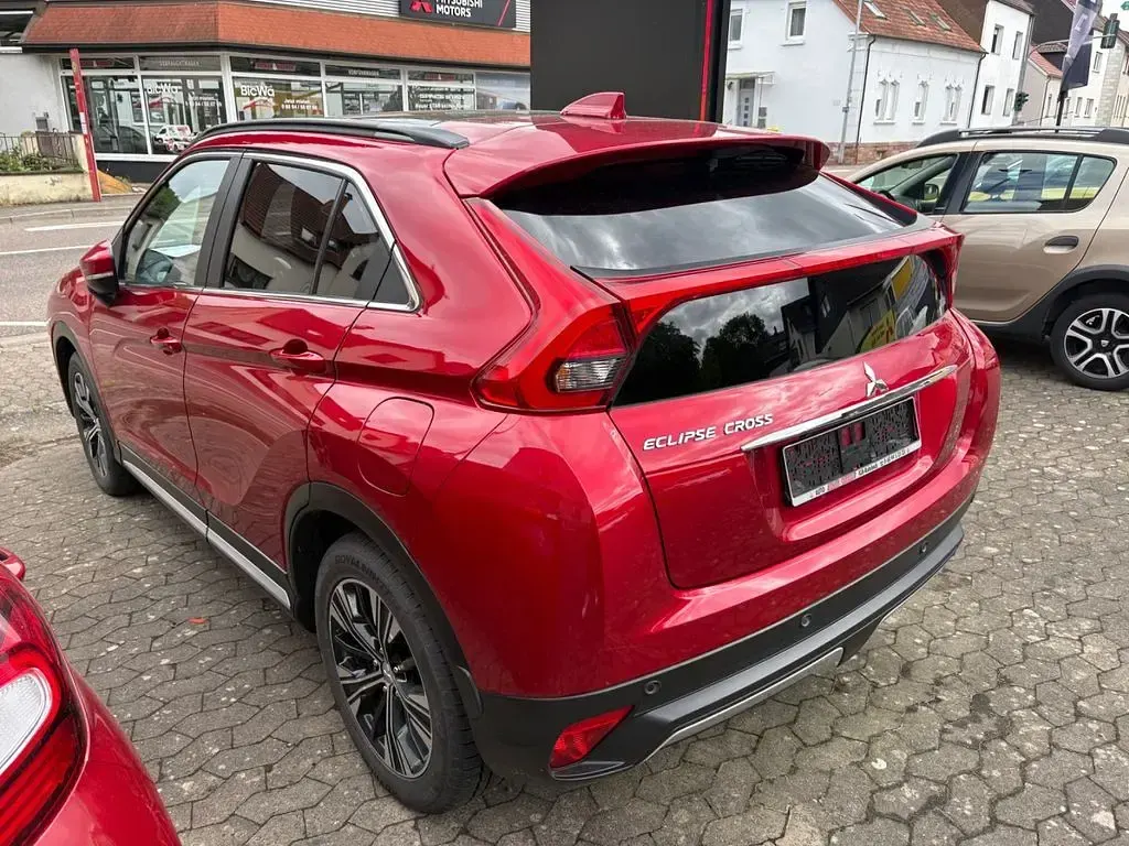 Używany Mitsubishi Eclipse Cross Top 148 KM (108 kW) 2021 Czerwony SUV
