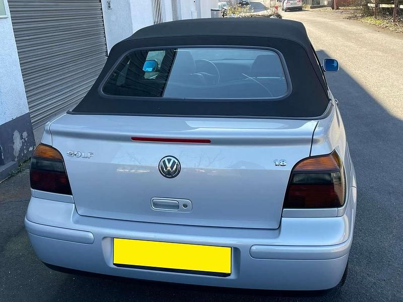 Gebraucht VW Golf Cabriolet 90 PS (66 kW) 1999 Starsilber Cabrio