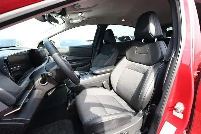 Gebraucht Nissan Ariya 360º 160 kW (218 PS) 2022 Passion rot / schwarz metallic passion rot / schwarz metallic SUV