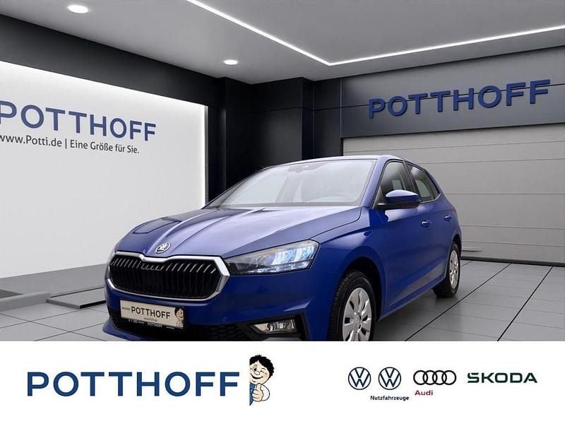 Energyblau Neu 2025 Skoda Fabia Essence Limousine | 18.940 € (Guter Preis) - Bild 1/4