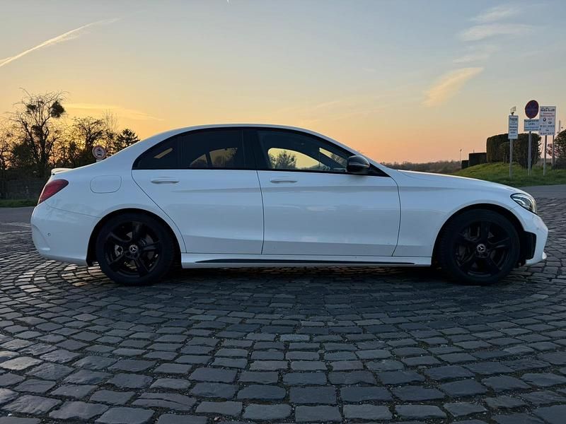 Gebraucht Mercedes C300 245 PS (180 kW) 2020 Weiß Limousine