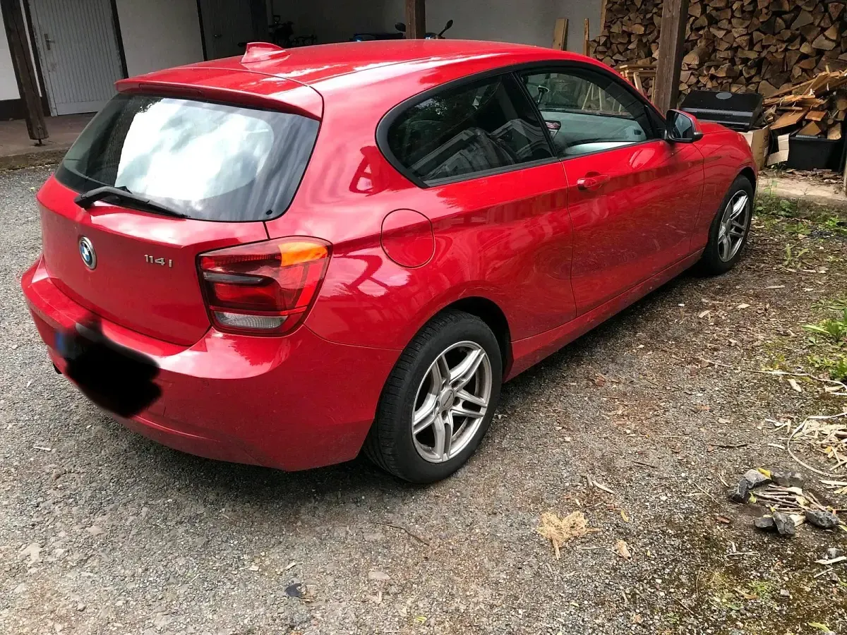 Gebraucht BMW 114 102 PS (75 kW) 2012 Rot Kleinwagen