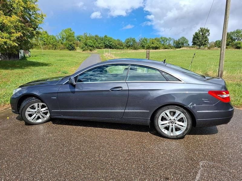 Gebraucht Mercedes E200 Elegance 184 PS (135 kW) 2012 Coupé