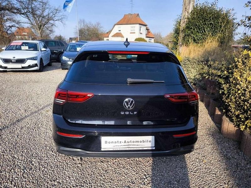 Gebraucht VW Golf VII Life 150 PS (110 kW) 2021 Schwarz Kleinwagen