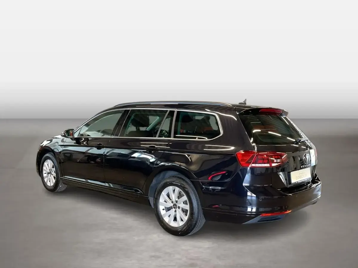 Gebraucht VW Passat Business 150 PS (110 kW) 2023 Deep black perleffekt (metallic) Kombi