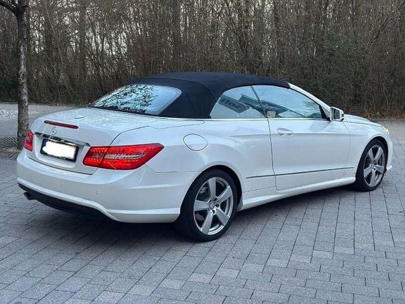 Gebraucht Mercedes E250 AMG 204 PS (150 kW) 2013 Weiß Cabrio
