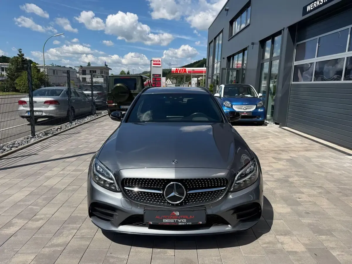 Gebraucht Mercedes C180 AMG line 156 PS (114 kW) 2020 Grau Kombi