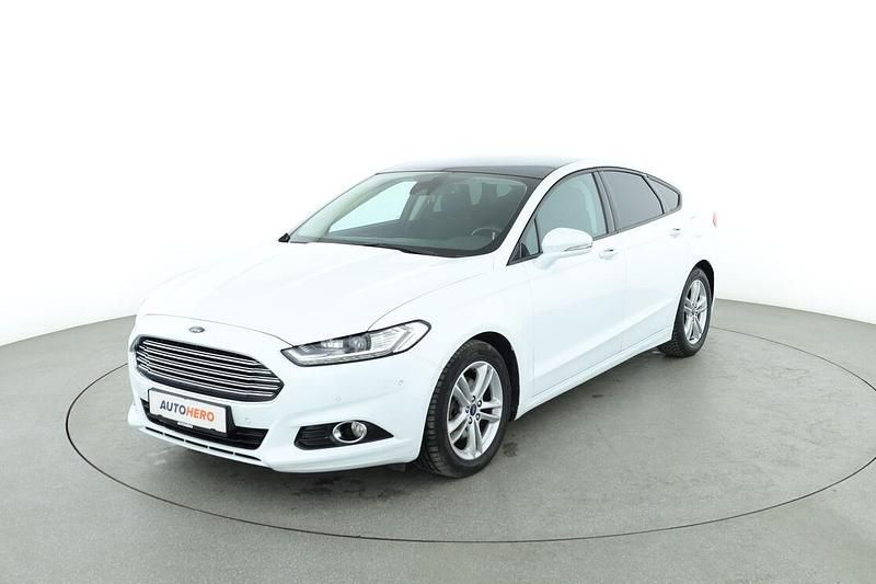 Weiß Gebraucht 2016 Ford Mondeo Titanium Limousine | 14.710 € (Teuer) - Bild 1/3