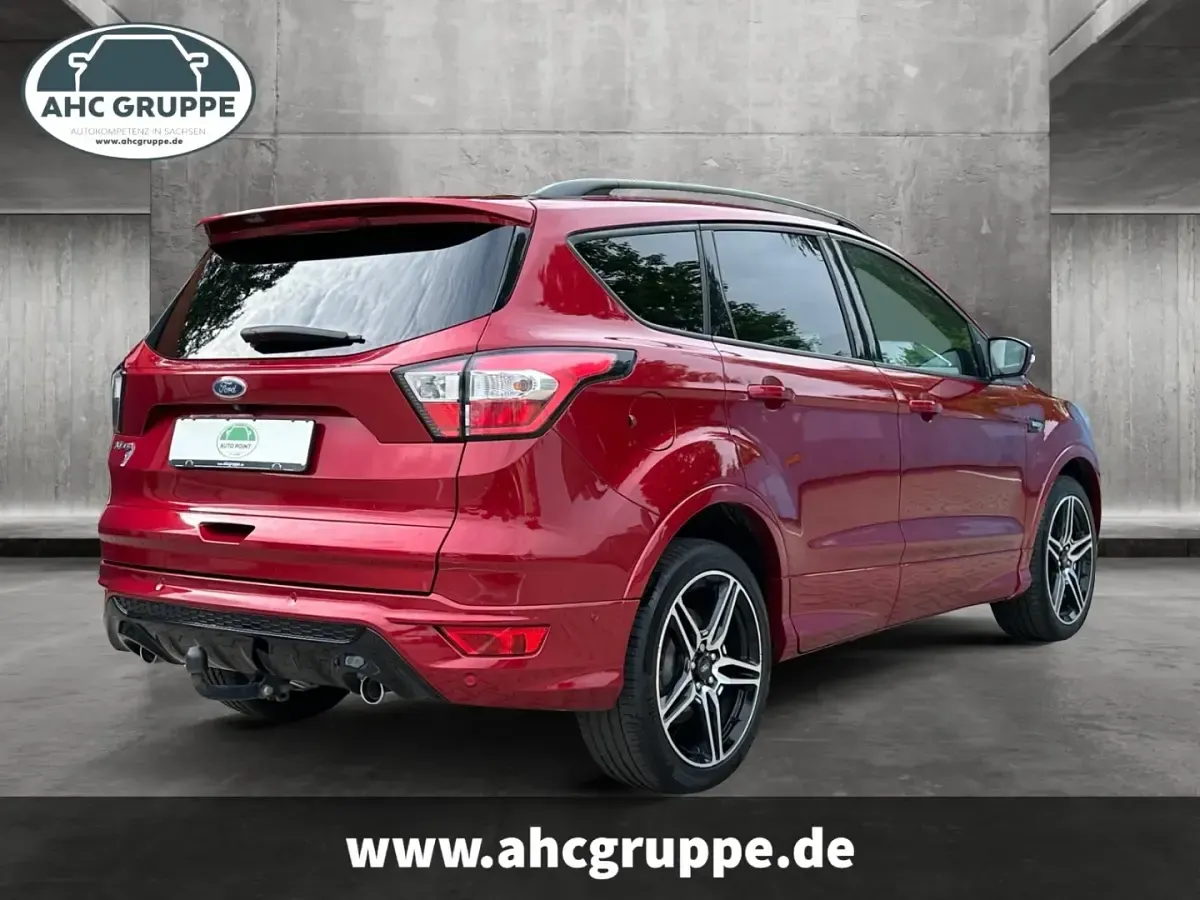 Gebraucht Ford Kuga ST-Line 150 PS (110 kW) 2019 Rot SUV