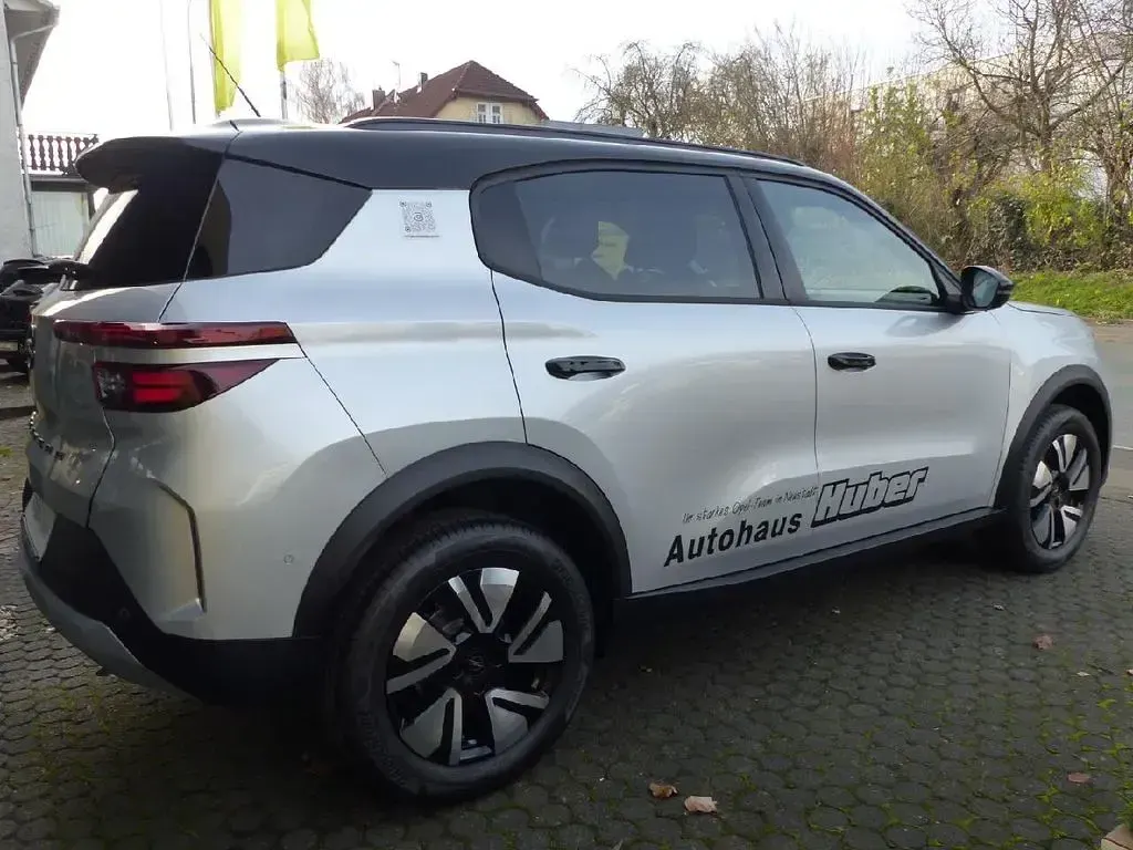 Neu Opel Frontera 136 PS (100 kW) 2025 Silber SUV