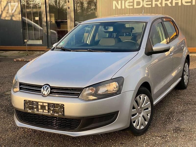 Silber Gebraucht 2010 VW Polo Comfortline Kleinwagen | 8.500 € (Fairer Preis) - Bild 1/4