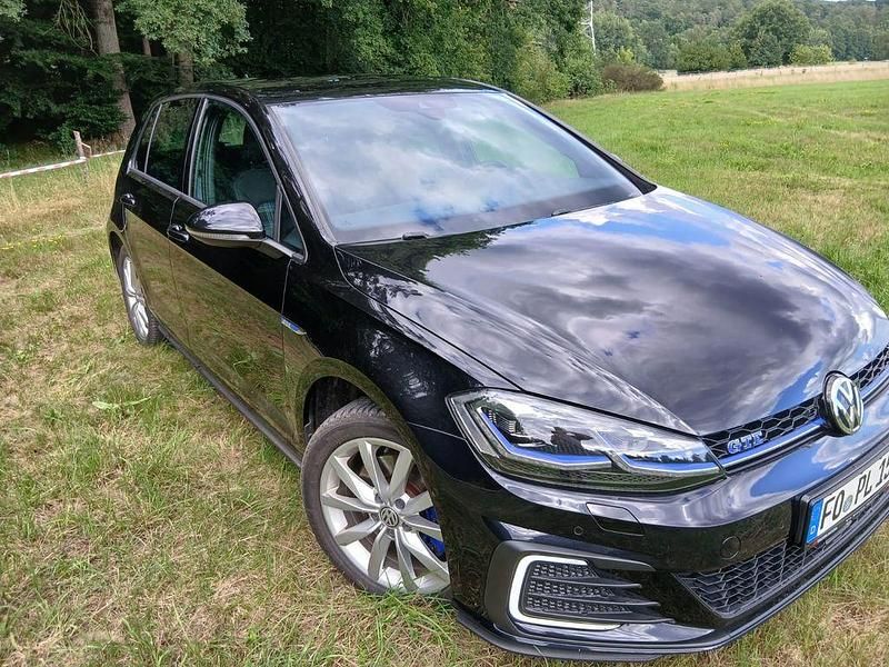 Schwarz Gebraucht 2019 VW Golf VII GTE Limousine | 21.000 € (Fairer Preis) - Bild 1/4