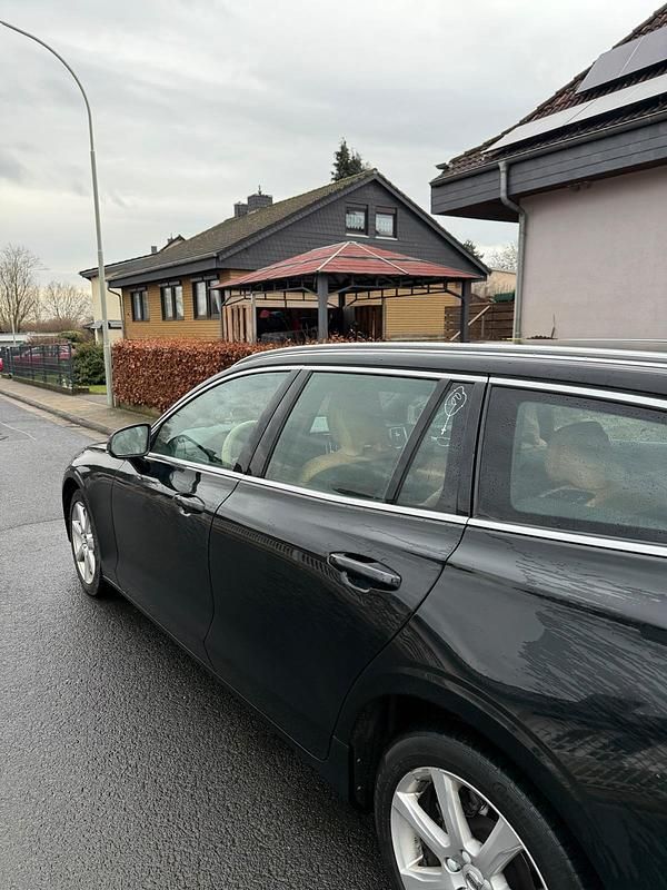 Gebraucht Volvo V60 150 PS (110 kW) 2020 Schwarz Kombi