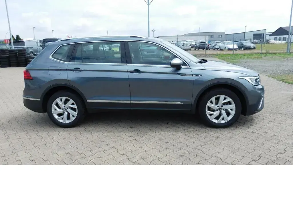 Gebraucht VW Tiguan Life 150 PS (110 kW) 2025 Platinumgreymet (metallic) SUV
