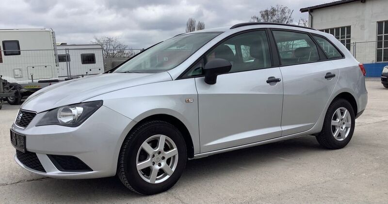 Silber Gebraucht 2015 Seat Ibiza Reference Limousine | 5.990 € (Guter Preis) - Bild 1/4